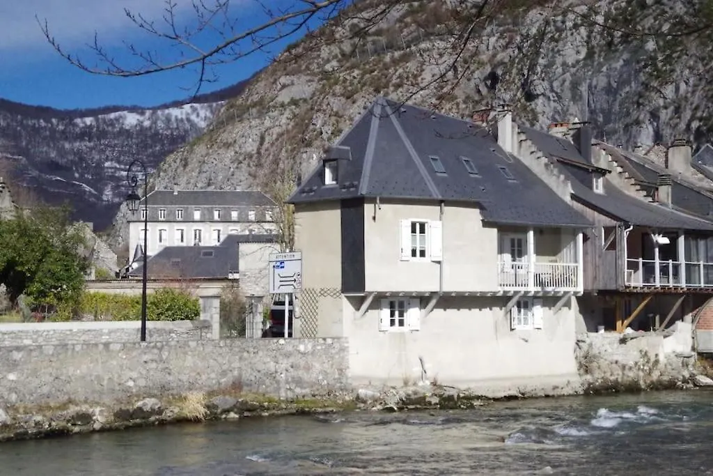 Maison De Riviere Saint-Béat フランス